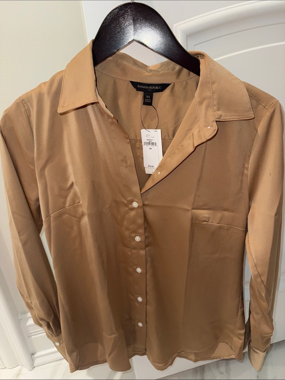 Banana Republic Women's Light Brown Satin Button-Down Shirt
